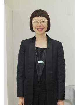マレ(MARAIS) ショートバングのボブスタイル