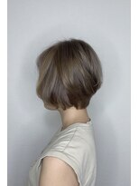 フロート 小阪店(float)&nbsp;ミルクティカラー_エアリーミディ 黒髪 ホワイトアッシュ