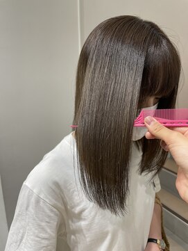 ネイヴィル(navile) ◎赤みのない透け感グレージュ