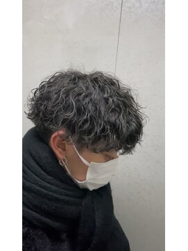 エルオム(EL.HOMME) 波巻きパーマ／刈り上げマッシュ