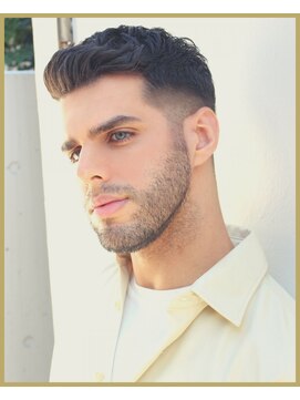 ジジバイワースホワイル(jiji by WORTH WHILE) スキンフェードツイストスパイラルセンターパートサイドパート