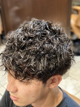 ヘアーモードキクチ 神田日銀通り店 神田ハードスパイラル