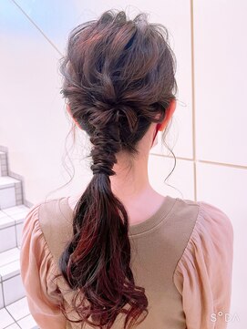 ヘアメイク ジェイエム タイトローポニー