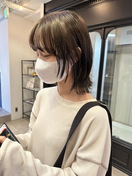 シータ(sheta) 【sheta/表参道】黒髪ウルフくびれミディレイヤー外はね30代