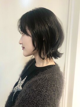 トエン(toen) プチウルフで今っぽミディアムヘア