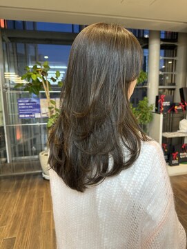 ザック ヴィ(ZACC  vie) レイヤーカット/セミロング/艶カラー/学割U24