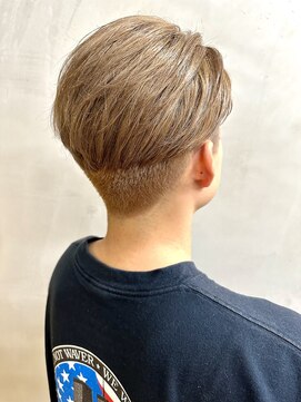 ベジータ(VEGETA) ベージュ系外国風メンズカット