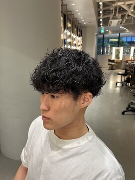 ウノプリールヴァモス(unopulir Vamos) 波巻きスパイラルパーマシャドウパーマ刈り上げツーブロック