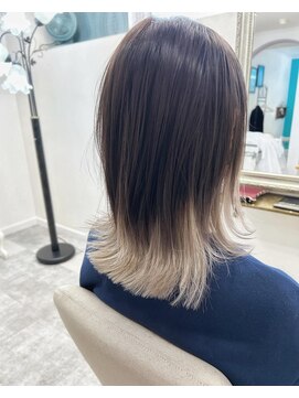 ヘアーアンドメイク ドレス(DRESS) 裾カラー　ホワイトベージュ