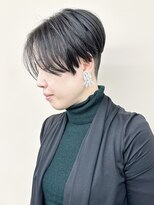 モリオ(morio)&nbsp;+刈り上げ女子ハンサムショート前下がりショートクール30代40代3