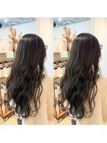 シー.(SHE.)&nbsp;オリーブカラー×ロングスタイル