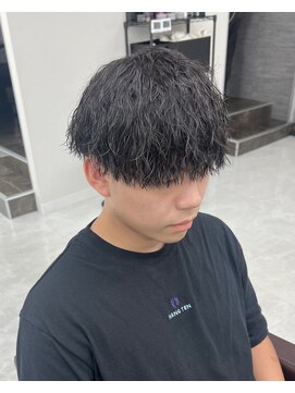 ジーニー 新百合ヶ丘(Genie) フェザーパーマサーフカール刈り上げセンターパート