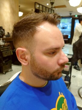 ルドローブラントオオサカ(LUDLOW BLUNT Osaka) 【LUDLOW　BLUNT】フェードカット　バーバーヘア