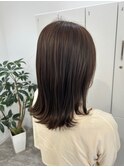 アッシュベージュ×外はねボブ