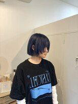 ロッカ(ROCCA)&nbsp;クラゲヘアー寒色ネイビーショートボブ