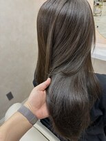 キラーナセンダイ(KiRANA SENDAI)&nbsp;透明感ダークグレージュ×大人レイヤー