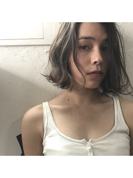 クラン(clan) 【clan】切りっぱなしアッシュカラーフェザーロング