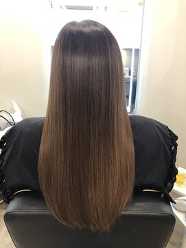 アールサロン アオヤマ(Rr SALON AOYAMA) プラチナミネコラ