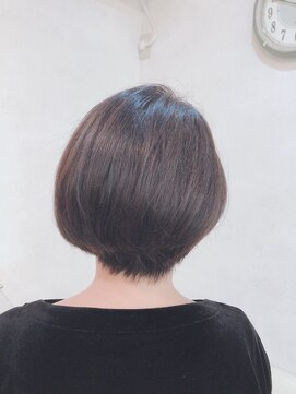 リール イグレグ(Rire.y) アシンメトリーショートボブ