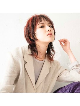 シータ(CITA) ミディアムウルフ×デザインカラー