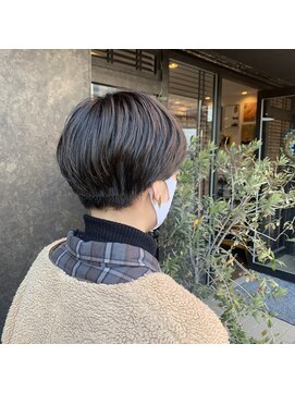 マヒカ(MAGICA) 刈り上げショート