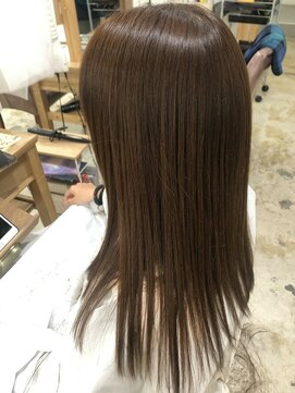 メルク(merc.) ホリスティックカラー髪の中から美しく