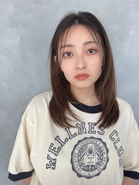 サンバレー(SUNVALLEY) パラパラ前髪の強めレイヤースタイル