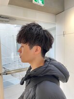 <翁長孝輔>メンズショート黒髪ツーブロックマッシュパーマ