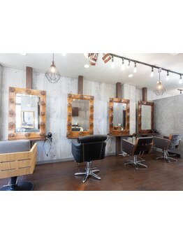 【21時まで営業】お仕事帰りも気軽に立ち寄れるから、「今行きたい」を叶えられる嬉しいサロン♪