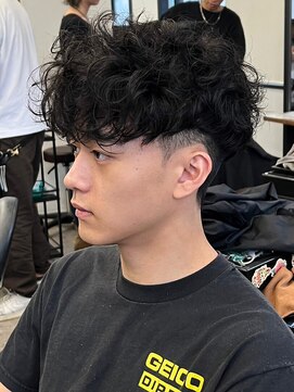 エルマーク 枚方(L-MARK) スペインカールスパイラルパーマツイストパーマフェード短髪