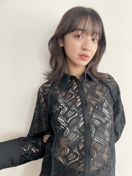 バイオレット ナゴヤ(Violet Nagoya) ワイドバング くびれミディ レイヤーカット 透明感カラー