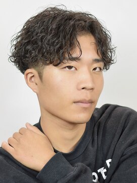 クオンヒール(QUON HEAL) 刈り上げセンターパート波巻きスパイラルパーマプードルパーマｎ