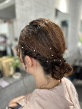 フーシャ(Fuchsia) ふわふわシニョン