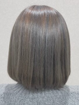 フェアリーテール 高坂店 毛先まで艶やか。大人のストレートボブ