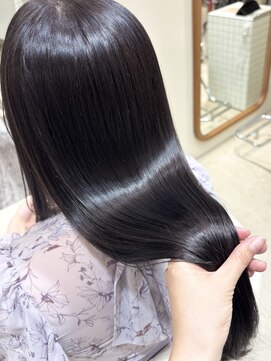 エンス 銀座(Ence) ブリーチなし/スモーキーカラー/髪質改善/グレーブラウン/前髪