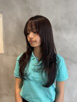 ニーイチイチ(211)&nbsp;ハッシュカット/暗髪ナチュラル