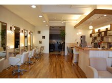 明るく、居心地のいい店内です♪