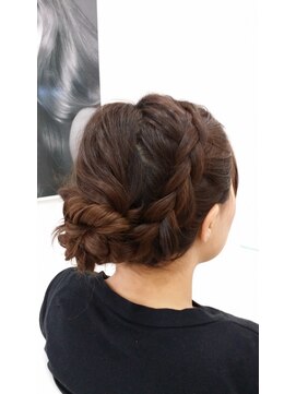 ウイングスガーデン 鶴川(WINGS garden) ガーリー編み込みアレンジ