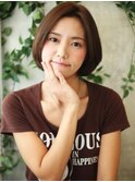 しっとり内巻きショートボブで小 顔効果抜 群！！