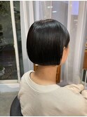 まとまりやすいコンパクトなミニボブ