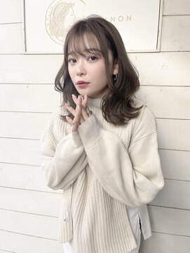 アミュレ(Amule) 大人ガーリー前髪ありくびれセミディグレージュ30代梅ヶ丘美容室