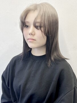 ココ 原宿(KOKO) ブロンド黒髪小顔クラゲヘアーオリーブグレーココアベージュ