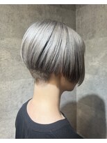 キャラ シャローネ 池袋(Chara Chalone)&nbsp;ハンサムショート/前下がり/シルバーグレージュ【REINA】