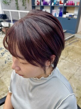 ネイビー(Navy) 【旬カラー】ボルドールビーでショートを楽しむ