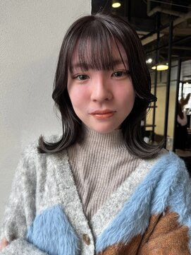 メイカ(MEIKA) ”くびれヘア×チャコールカラー” なかもと はな
