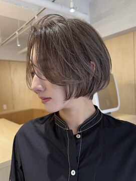 バベル 西宮(BABEL) 透明感グレージュカラーのふんわりショートボブ