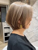 青山白髪ぼかしハンサムショートウルフベージュアッシュ40代50代