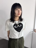 シアー(siar)&nbsp;フェイスレイヤー　顔まわりカット　ブリーチ　ブルーブラック