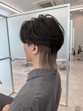 ジーナ 天神(Zina) センターパートウルフ/インナーカラー/ニュアンスパーマ