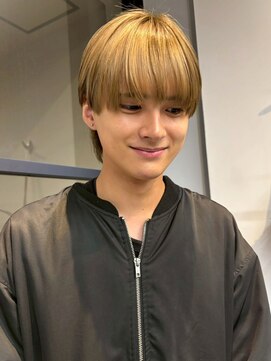 ブリーチ ハイトーンカラー マッシュショート ルーツカラー 20代